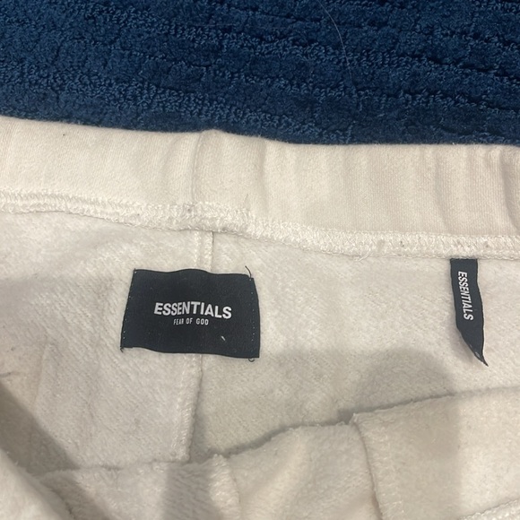 Fear of god essentials cream sweat pants size large worn - Picture 4 of 5